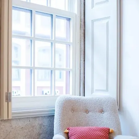 Almada Design Loft Apartment *