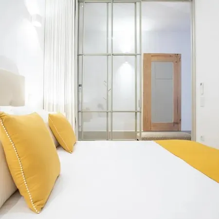 Almada Design Loft *